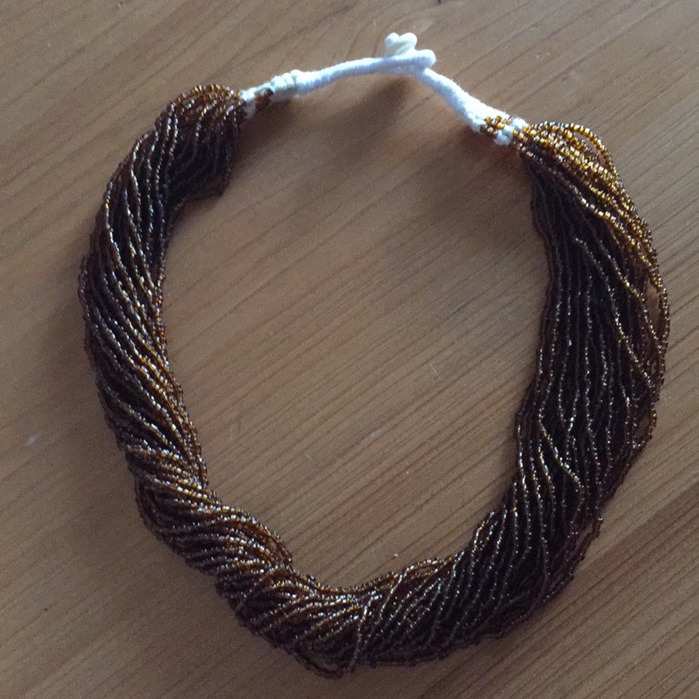 A thousand little beads necklace